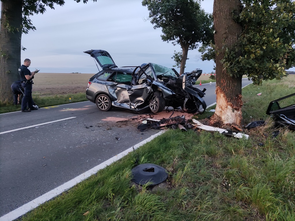 reportnet24.de - Fehrbellin - Schwerer Verkehrsunfall auf der L 164 bei  Langen, Hubschrauber eingesetzt
